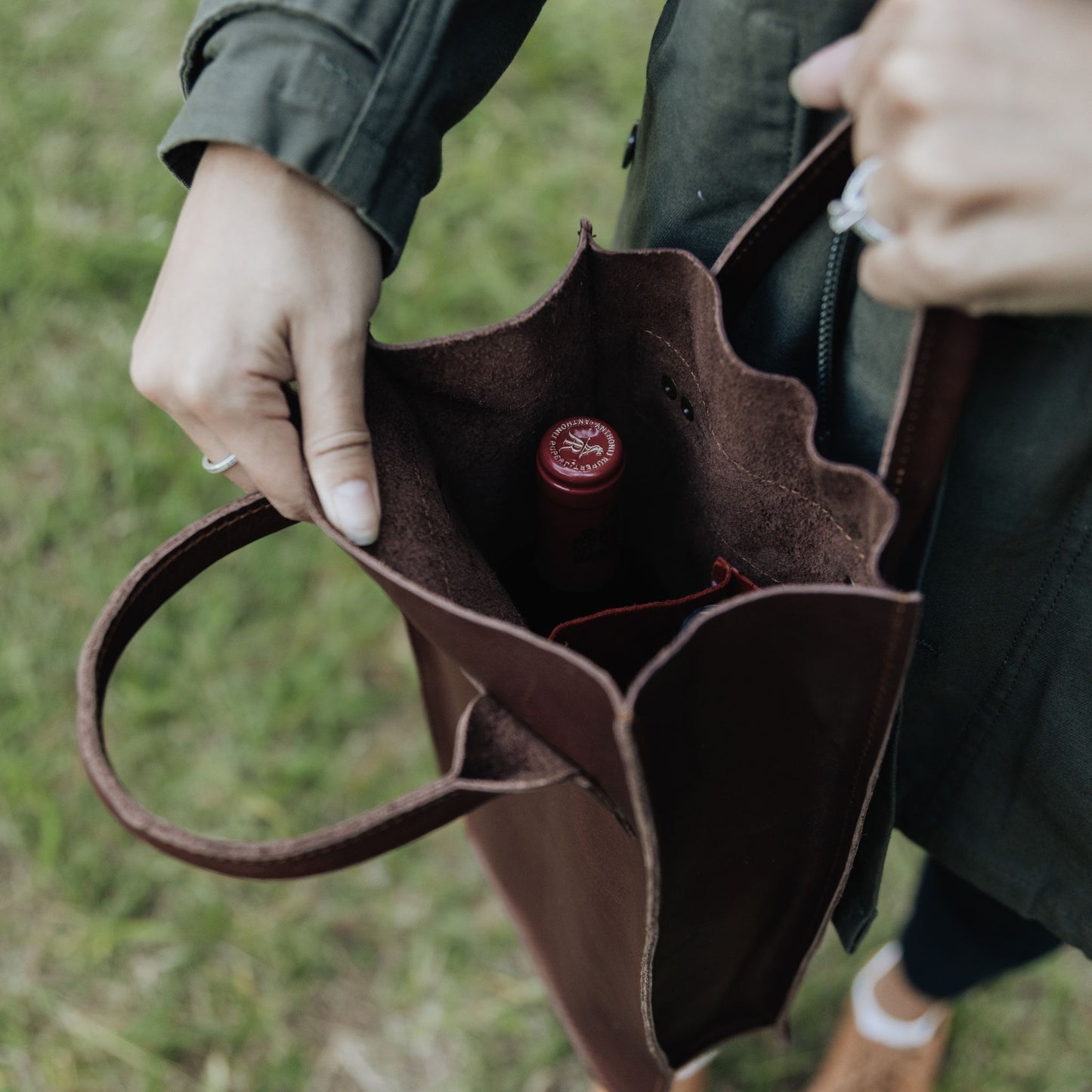 leather 2 bottle wine bag inside