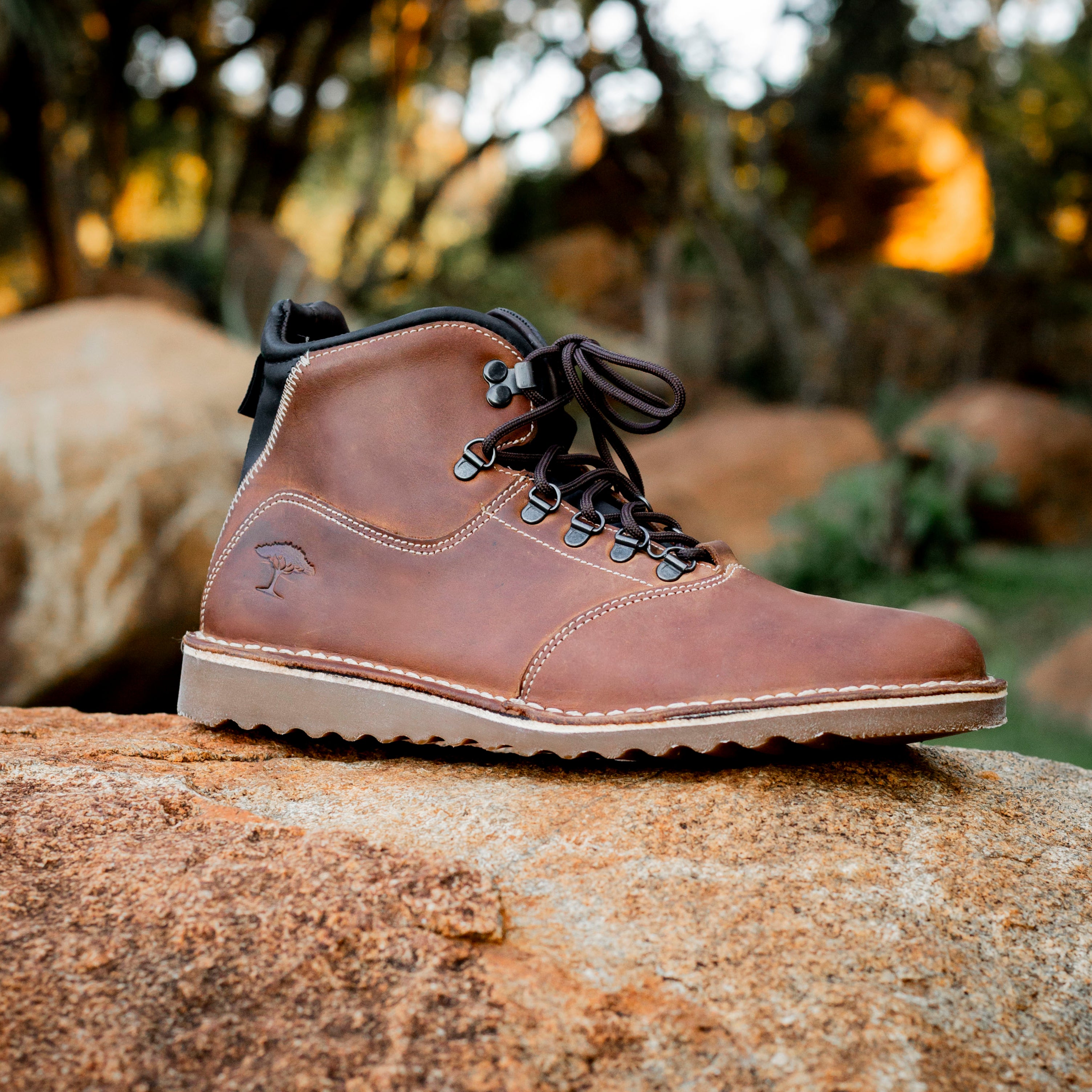 Parkas durable leather boot in dark brown