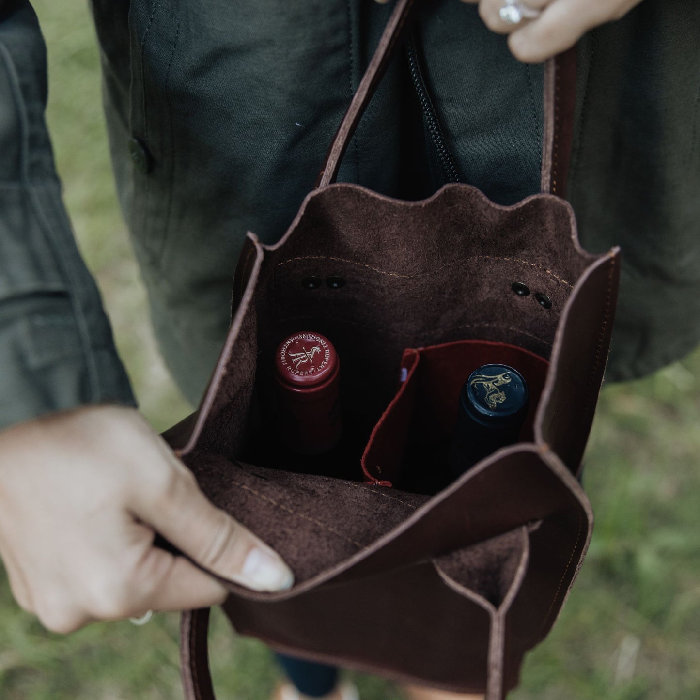 leather 2 bottle wine bag inside